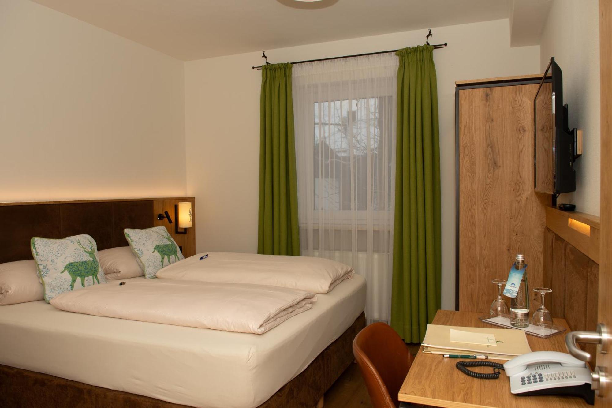 Hotel Bockmaier Oberpframmern Ngoại thất bức ảnh