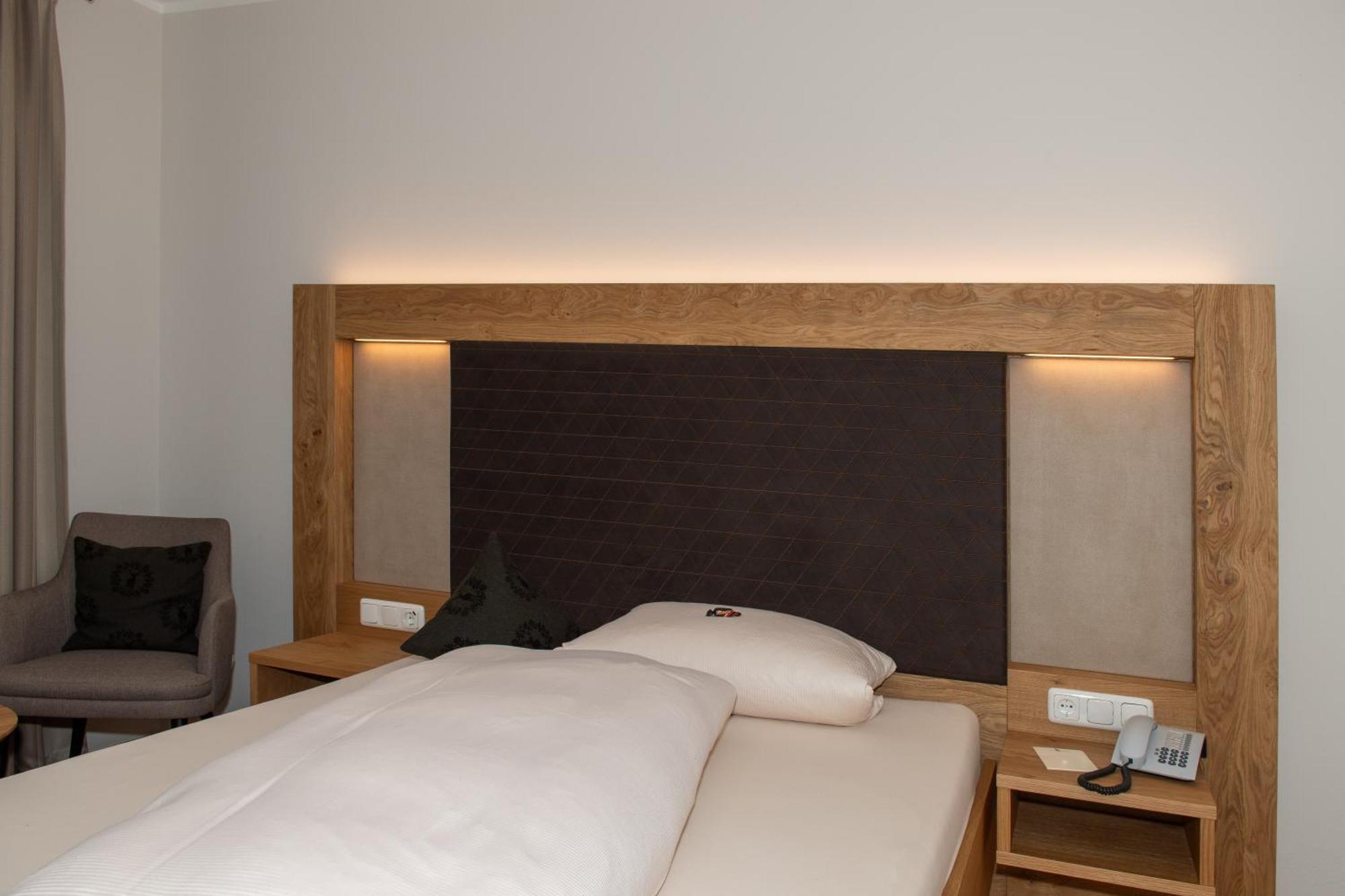 Hotel Bockmaier Oberpframmern Ngoại thất bức ảnh
