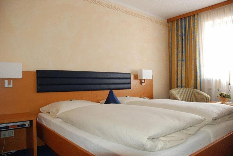 Hotel Bockmaier Oberpframmern Phòng bức ảnh